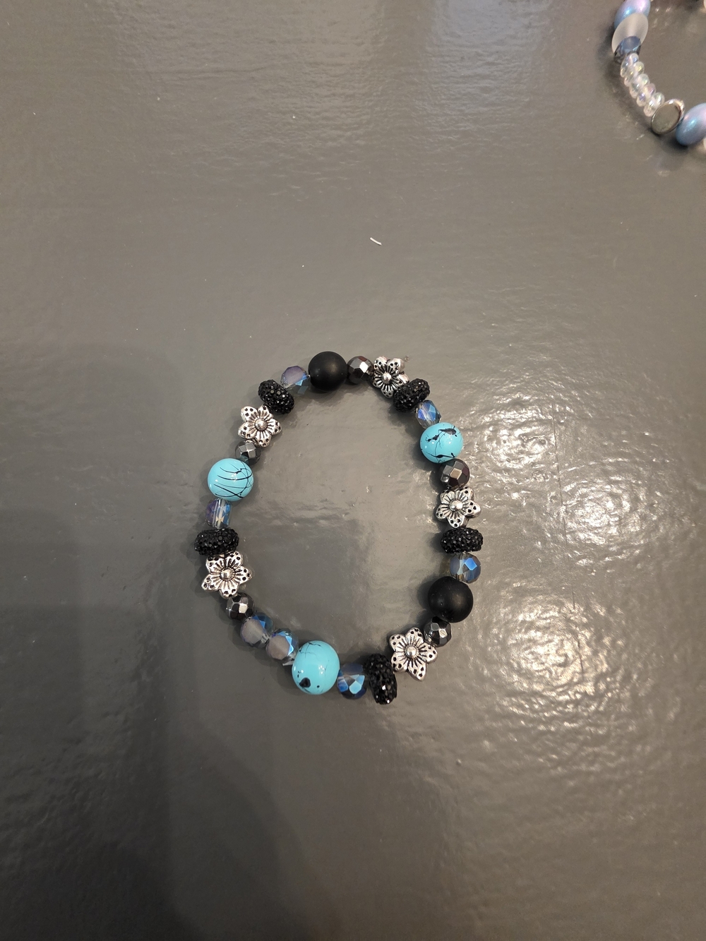 Turquoise and Black Beaded Floral Stretch Bracelet